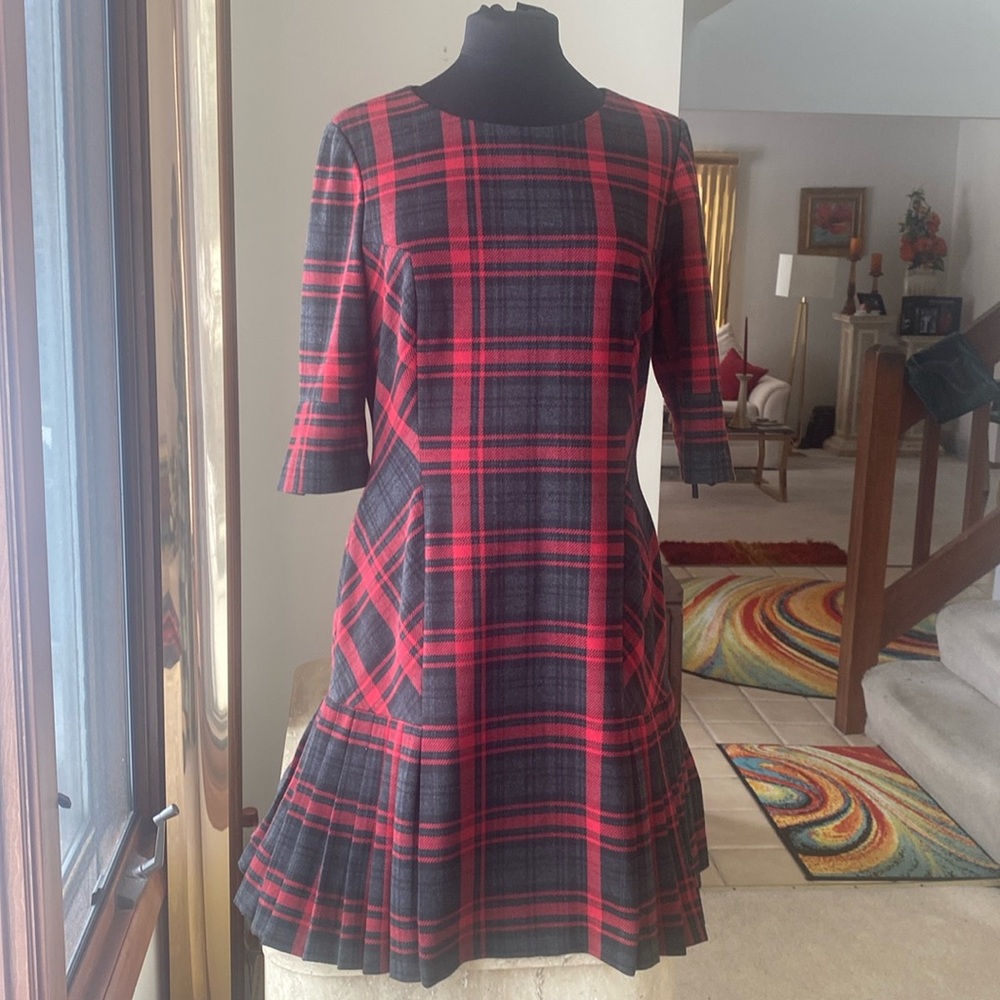 Tahari NWOT black,red heavier fabric inner liner.No flaws, measurements below. - Picture 1 of 16